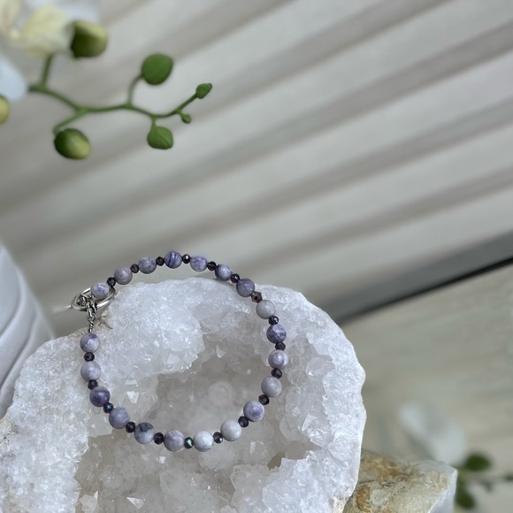 Purple Howlite Bracelet - Picture 8 of 10